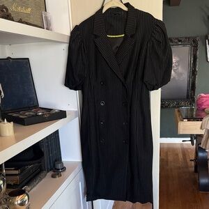La Femme En Noir Deila Deetz dress